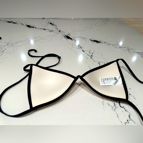 White string bikini with navy and red trim NWOT - Picture 4 of 4